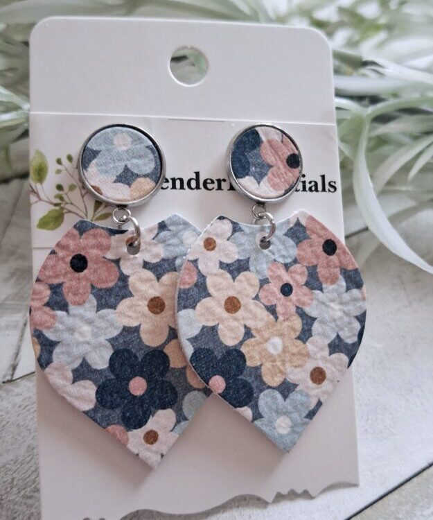 Lightweight leather earrings